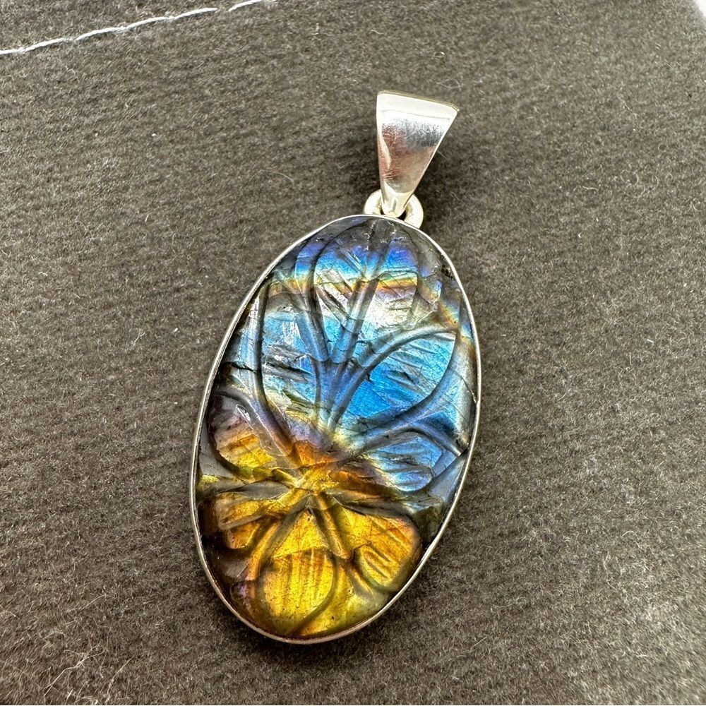 NWOT 27x16mm CARVED flower Labradorite pendant in solid sterling silver! - Picture 3 of 10